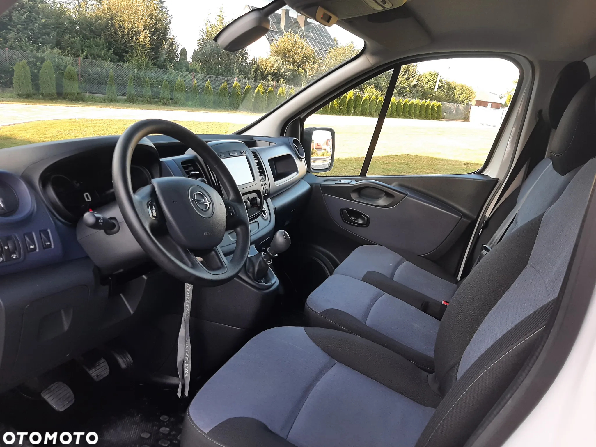 Opel Vivaro - 11