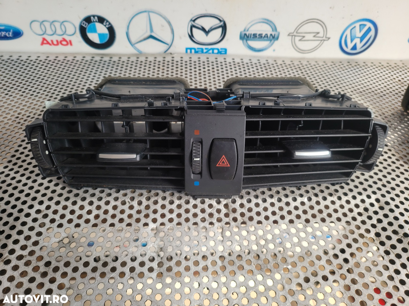 Grile Grila Aerisire Ventilatie Bord Bmw X3 F25 X4 F26 Volan Stanga Dezmembrez Bmw X4 F26 2.0 D Mot - 6