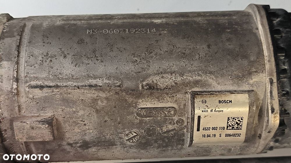 MAGLOWNICA BMW 5 530D G30 4532002110 - 2