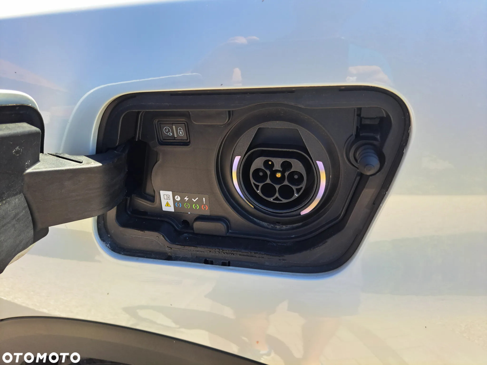 Peugeot 3008 Plug-In Hybrid4 300 e-EAT8 GT - 18