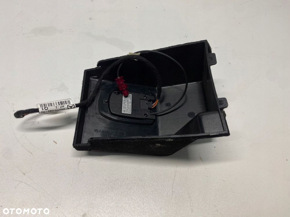 ZŁĄCZE BLUETOOTH MERCEDES W221 S-KLASA A2218203911 - 2