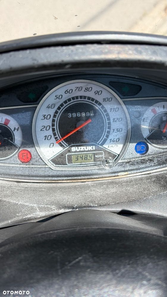 Suzuki Burgman - 7