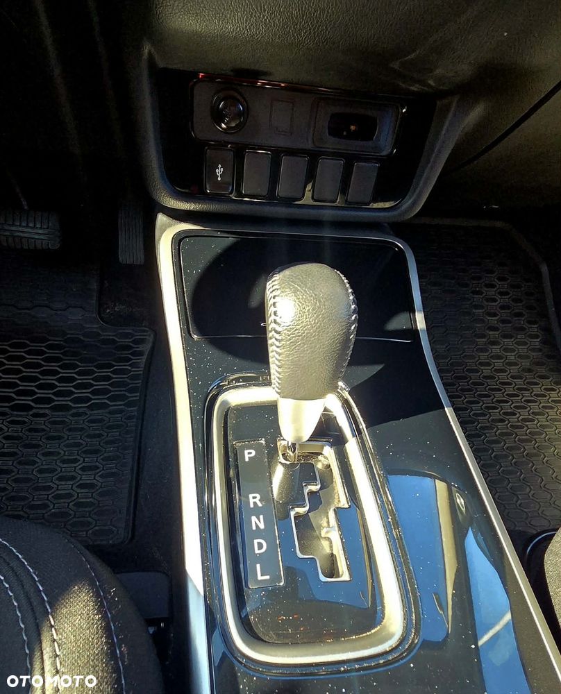 Mitsubishi Outlander 2.0 Instyle SDA 4WD CVT - 20