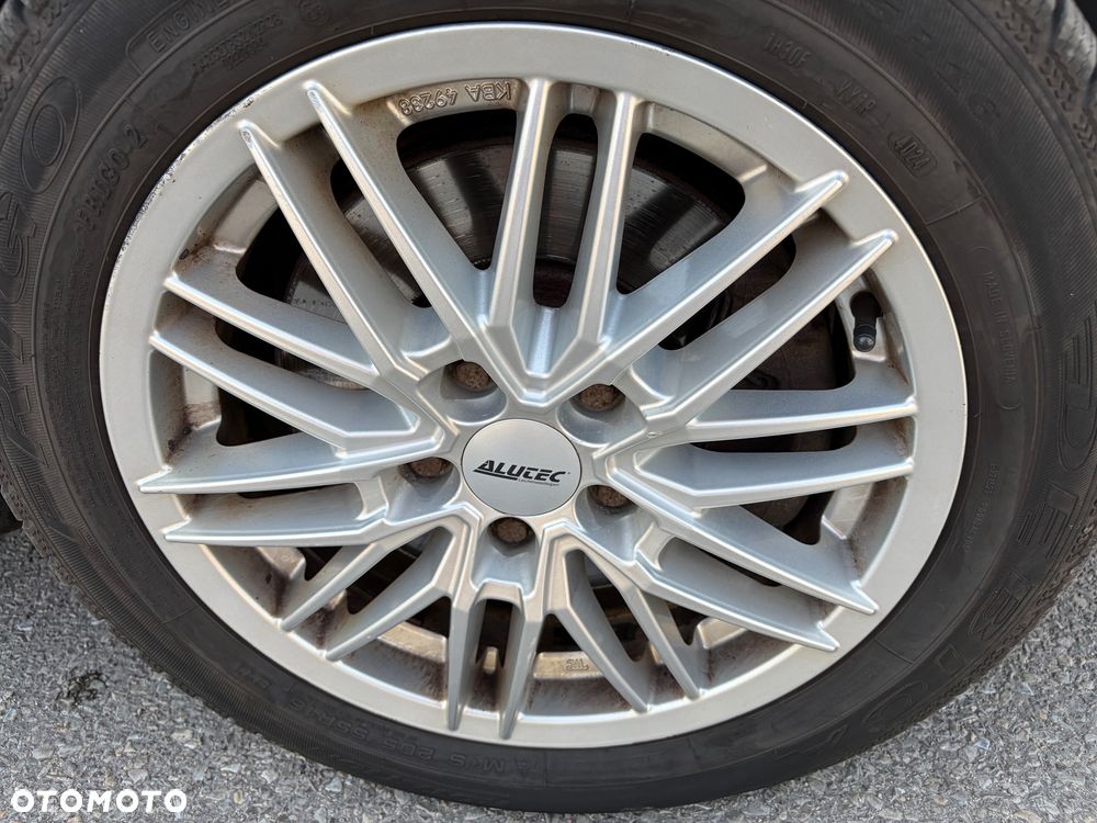 Volkswagen Touran 2.0 TDI DPF Comfortline - 6