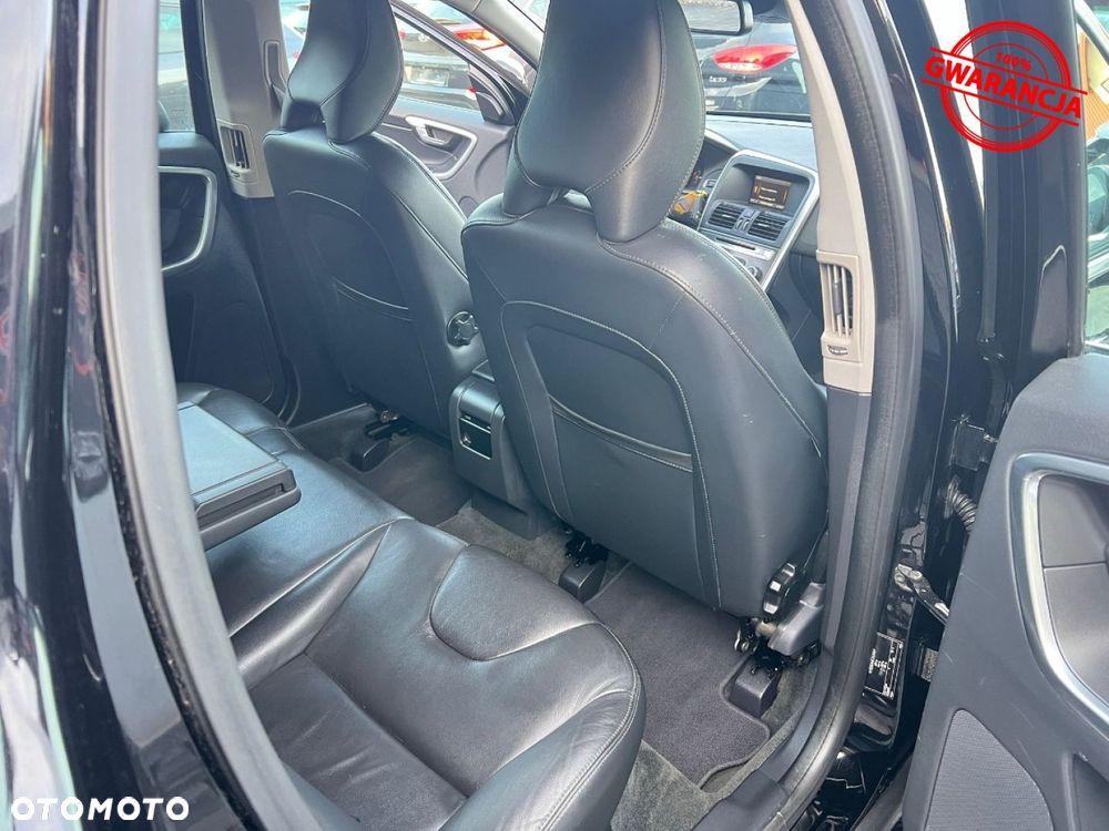 Volvo XC 60 D5 AWD R-Design Summum - 22