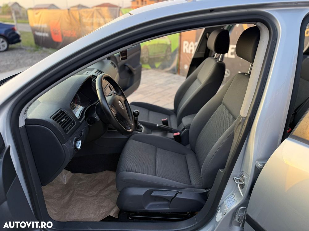 Volkswagen Golf 1.6 FSI Comfortline - 7