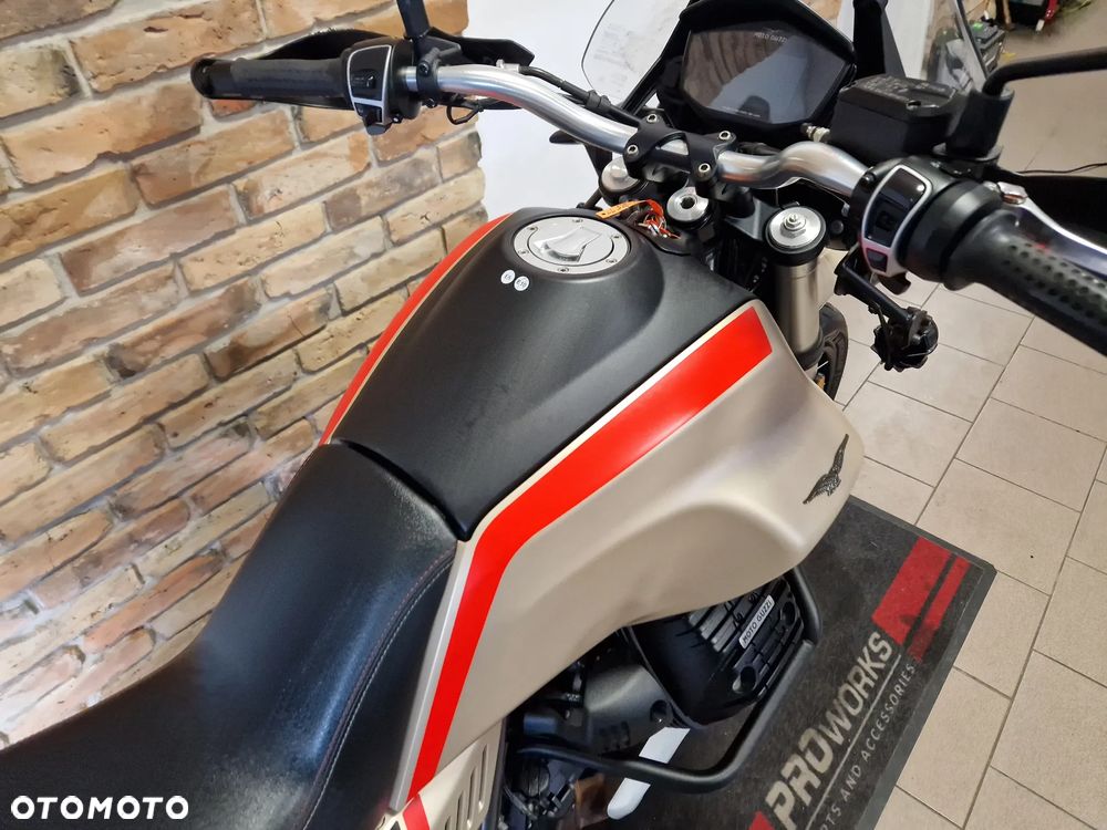 Moto Guzzi V85 - 26