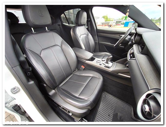 Alfa Romeo Stelvio 2.0 Turbo 16V AT8-Q4 Executive - 25