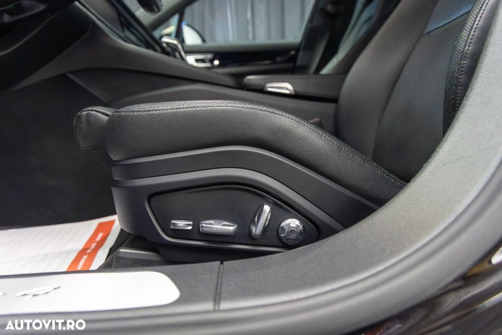 Porsche Panamera - 21