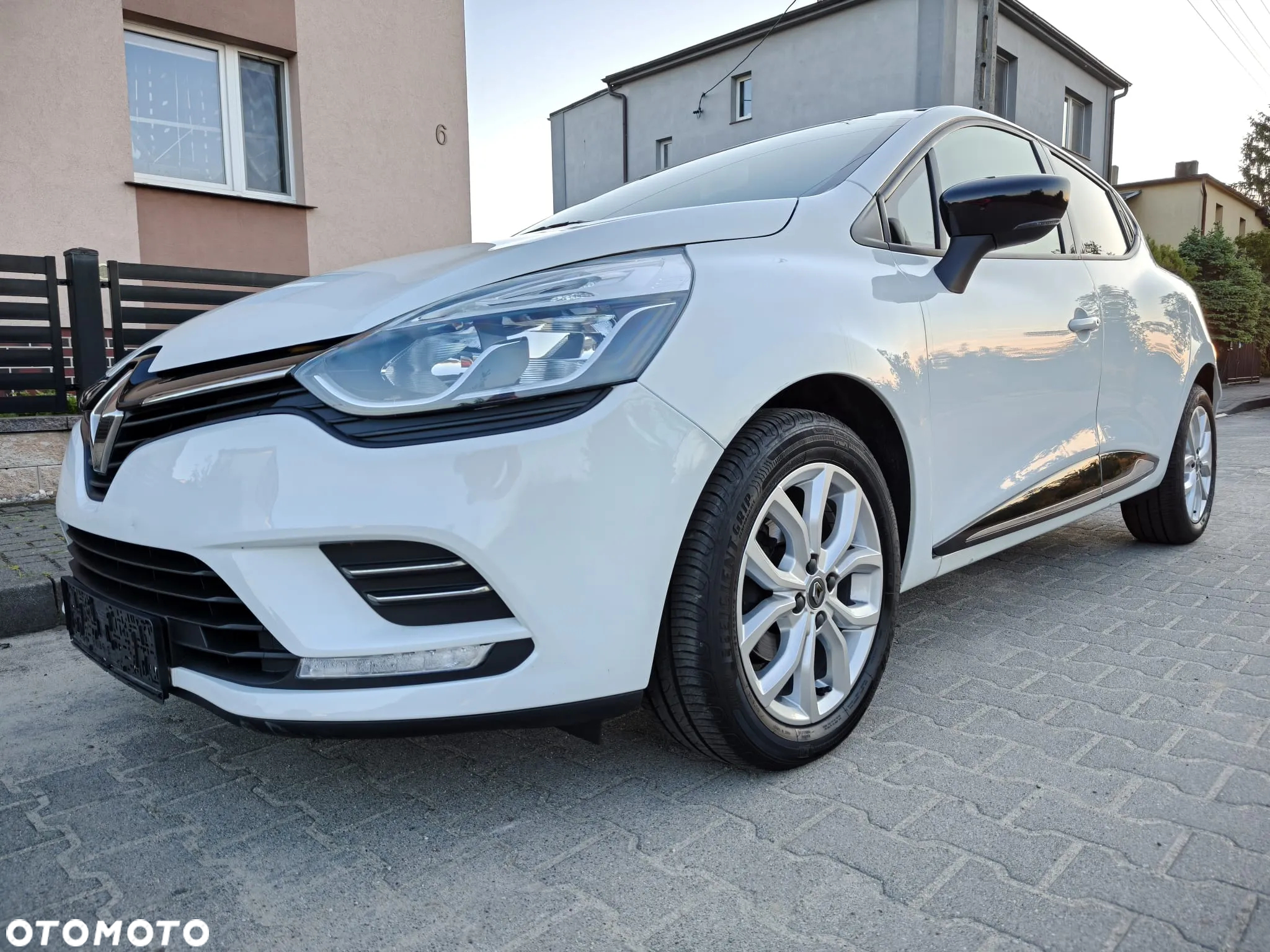 Renault Clio - 2