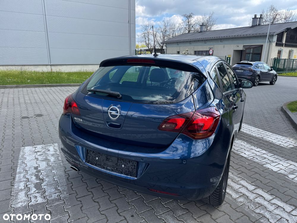 Opel Astra 1.4 T Active - 11