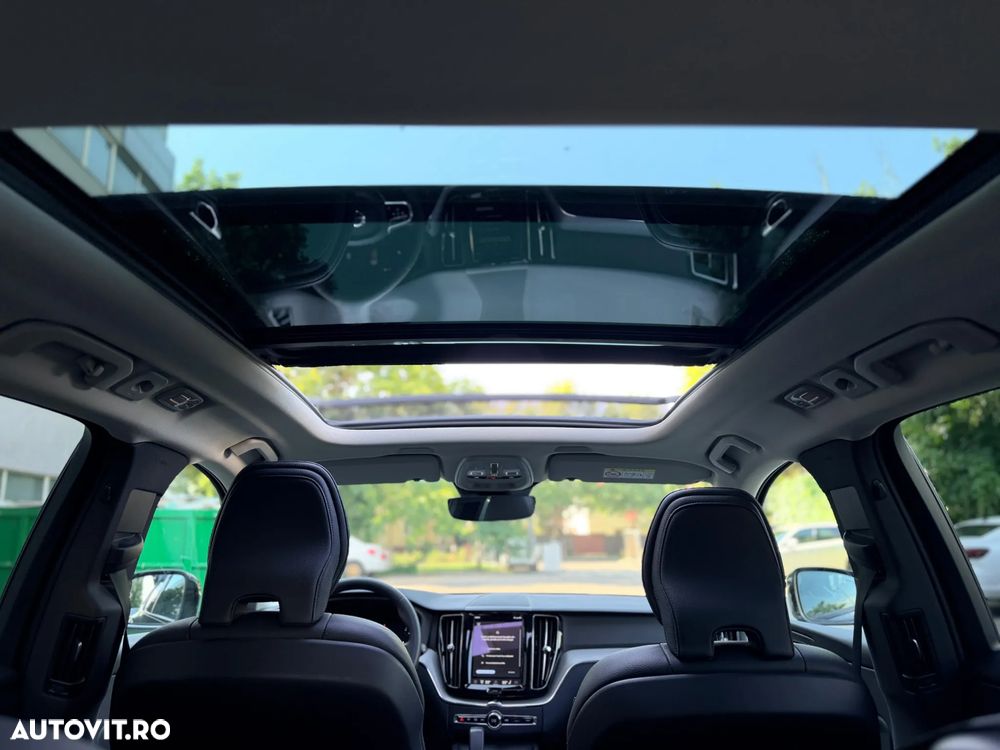 VOLVO XC60 2023 — imagine 13