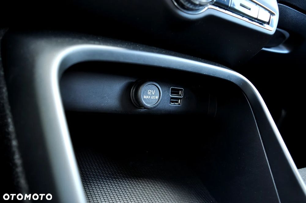 Volvo XC 40 T3 Momentum Pro - 29