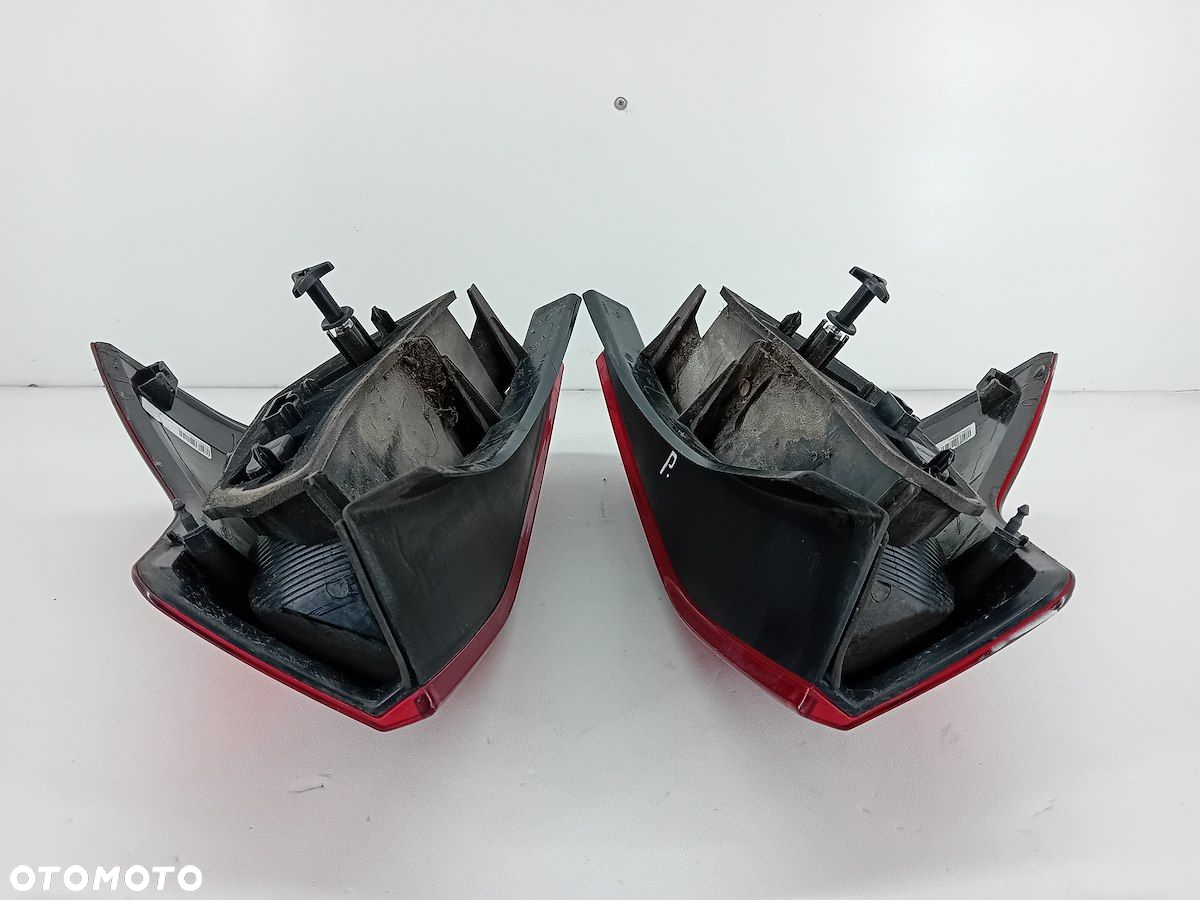 LAMPY TYŁ KOMPLET DACIA SANDERO I HATCHBACK 5  8200734824  8200734825 - 4