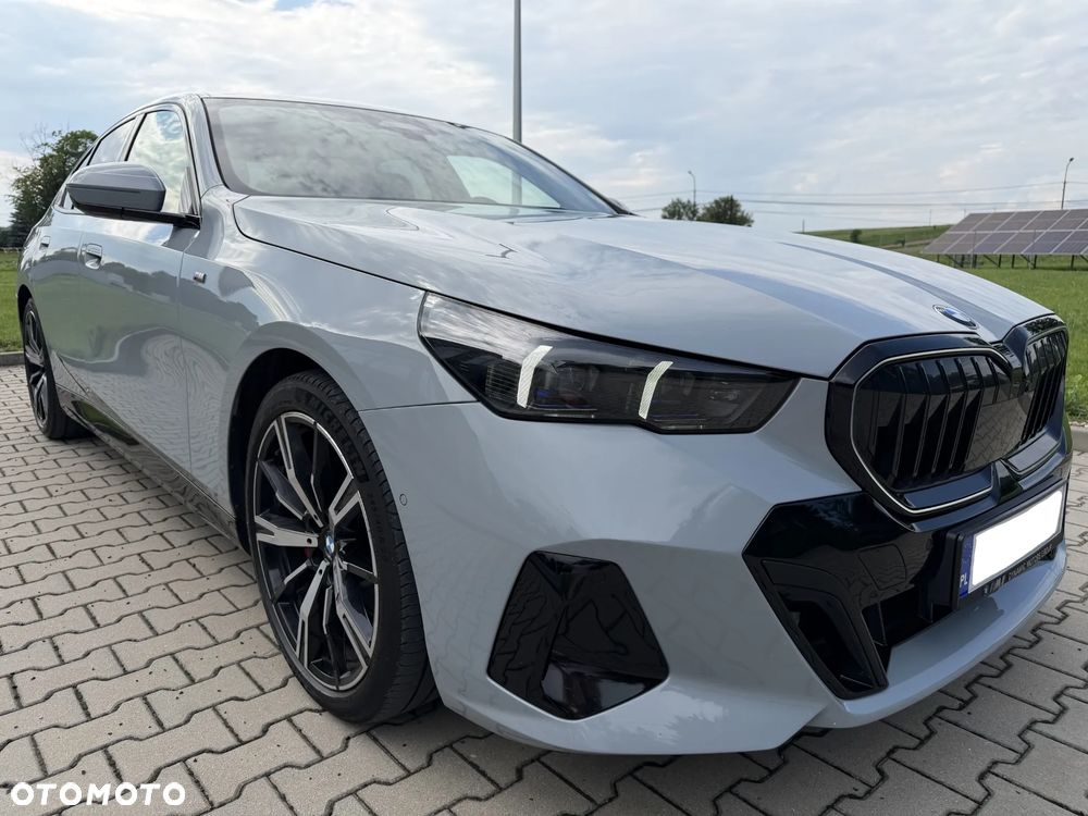 BMW Seria 5 ver-520d-xdrive-mhev-m-sport - 14