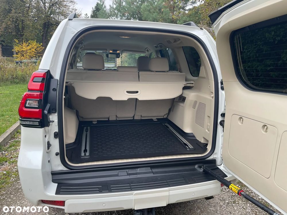 Toyota Land Cruiser - 5