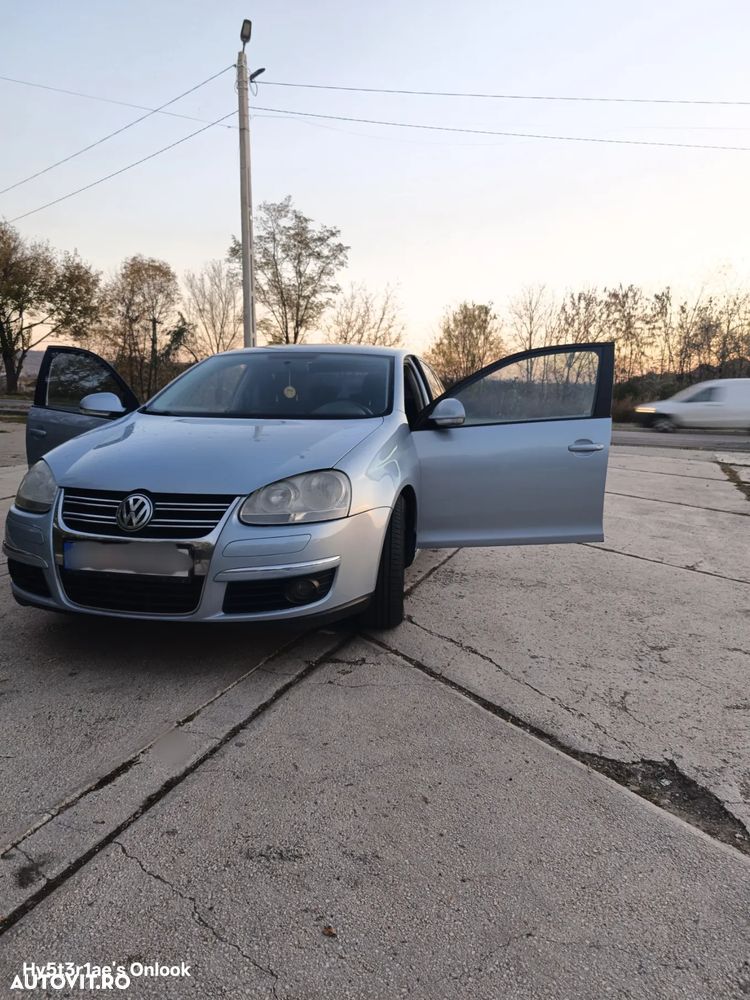 Volkswagen Jetta 1.6 TDI DPF Trendline - 8