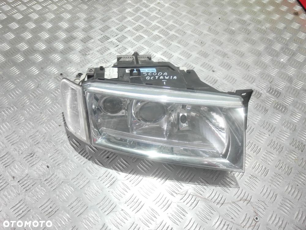 SKODA OCTAVIA I REFLEKTOR XENON PRAWY PRZÓD KOMPLETNY 1U1941016M - 1