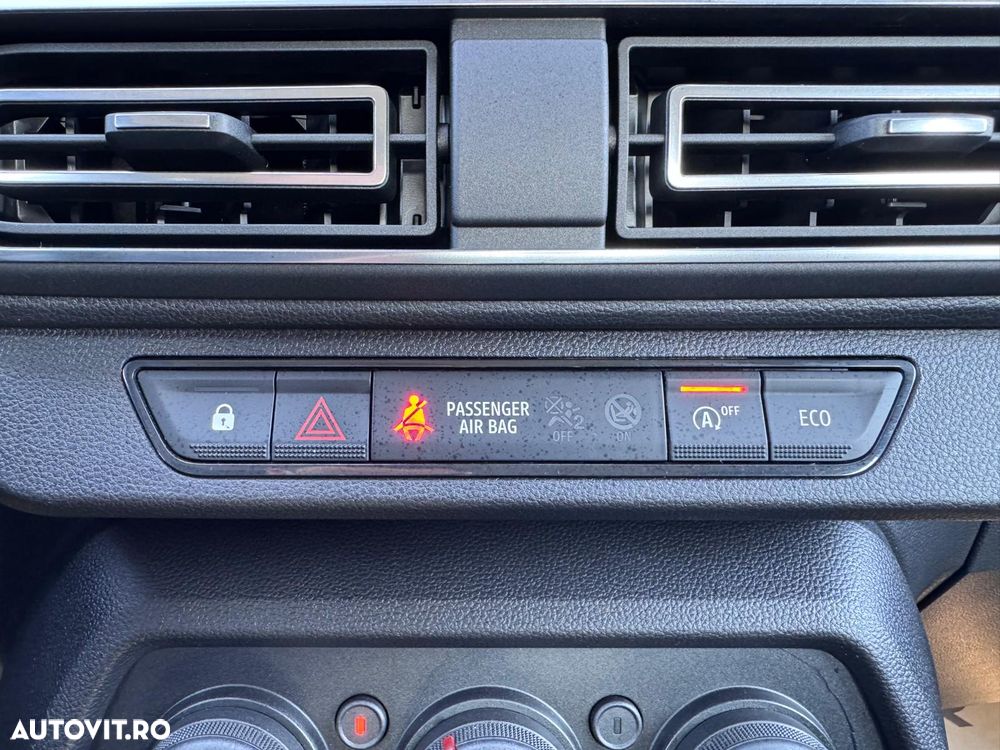 Dacia Logan TCe 90 Essential - 27