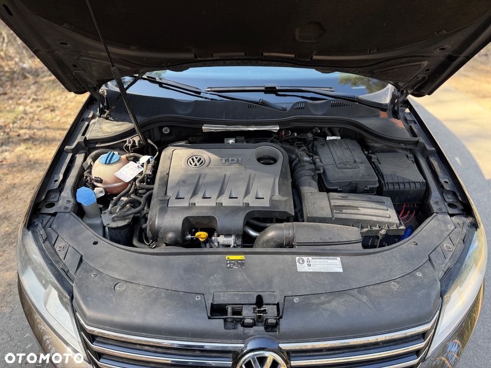 Volkswagen Passat 2.0 TDI DPF Comfortline - 12