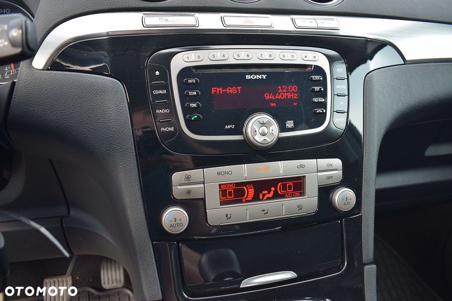 Ford S-Max 2.0 TDCi DPF Ambiente - 13