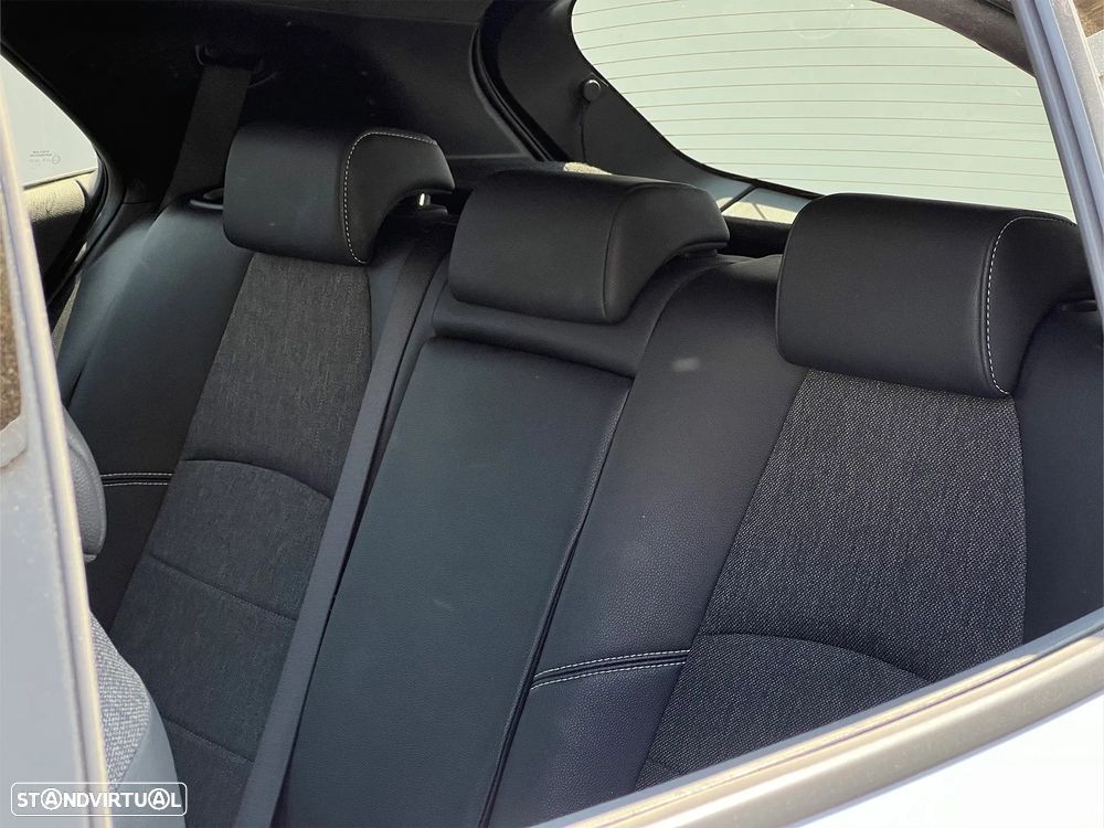 Toyota Corolla 1.8 Hybrid Comfort Plus - 12