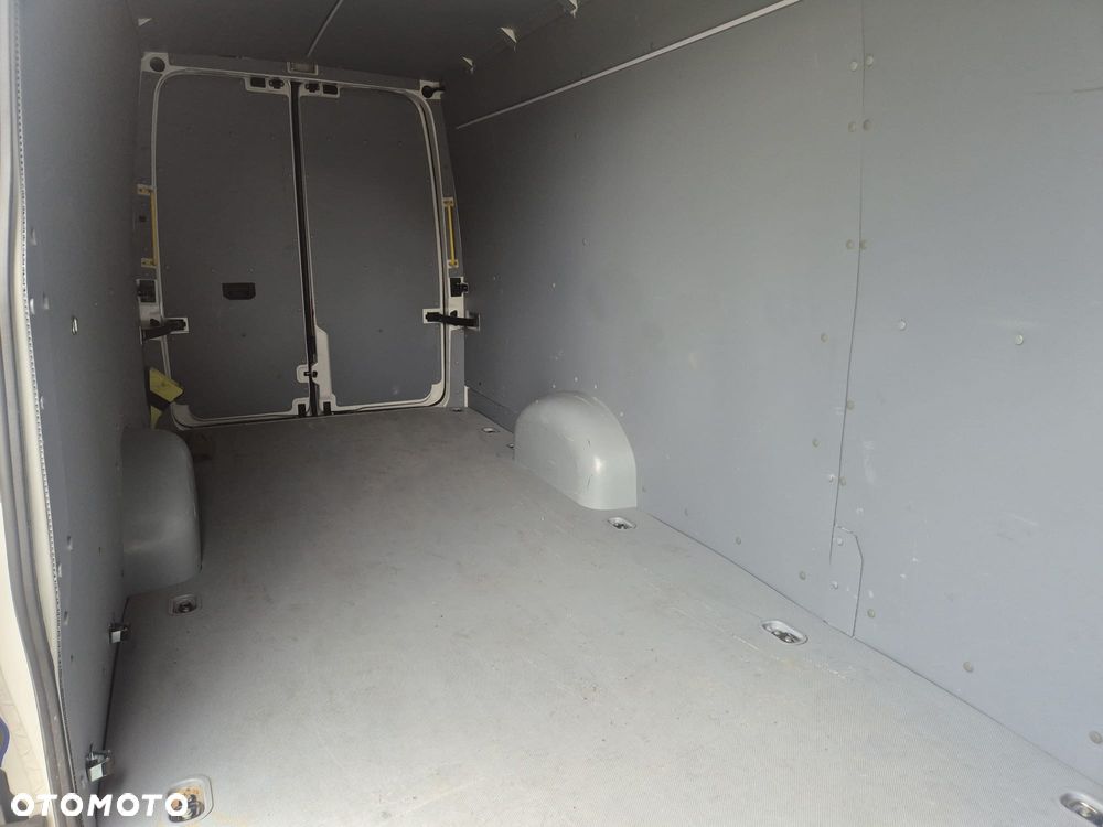 Volkswagen Crafter - 16