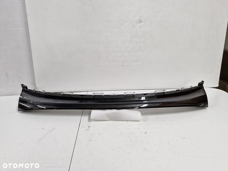 mercedes w174 c174 cla blenda lampa przód przednia środkowa led - 1