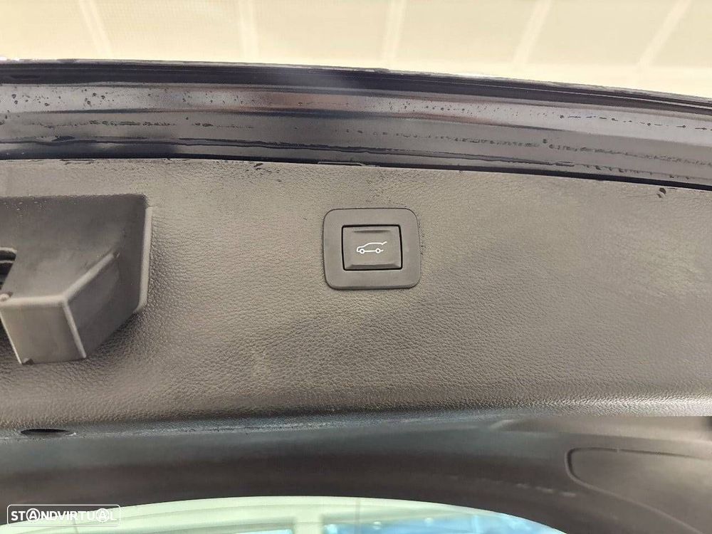 Opel Astra 1.4 Turbo S&S Auto Innovation - 19