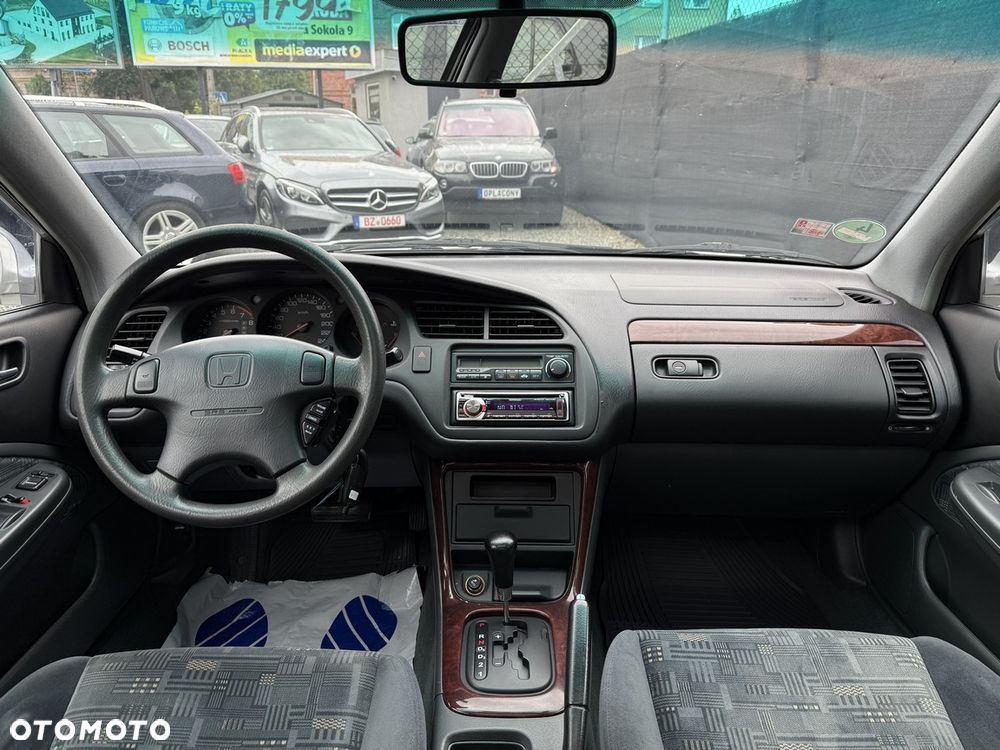 Honda Accord 2.0 ES - 19