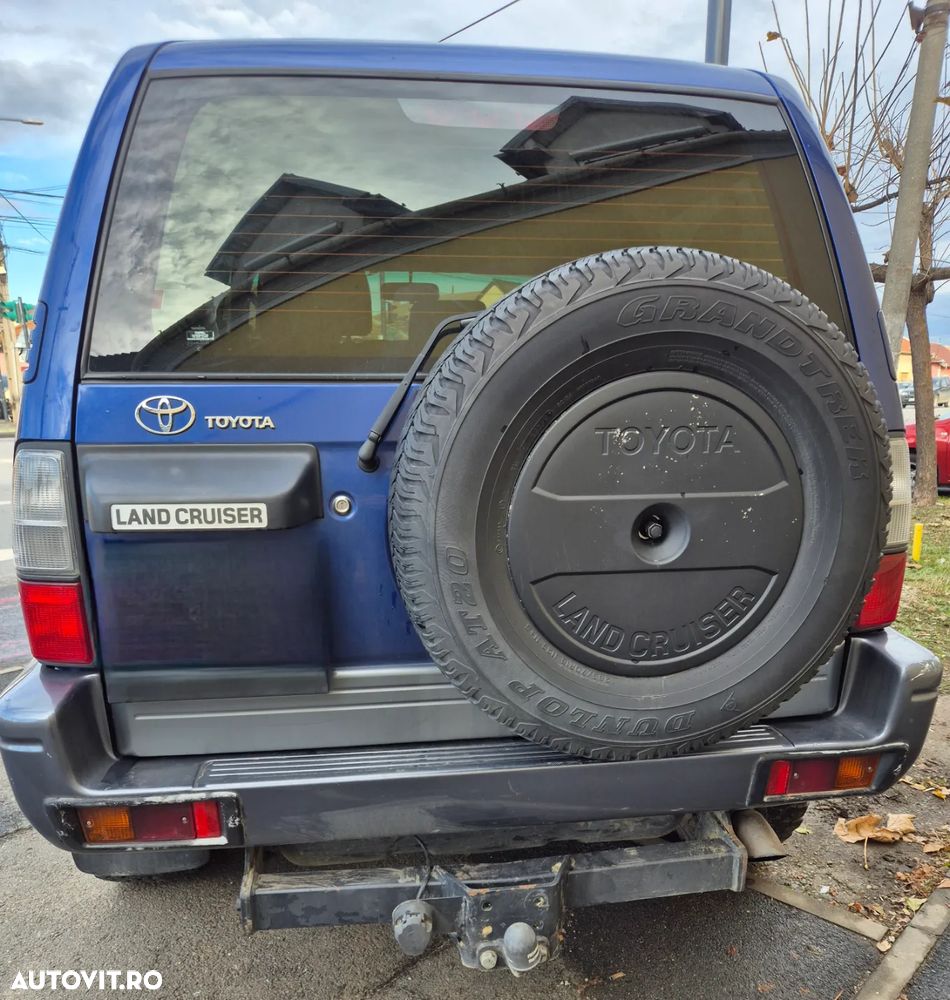 Toyota Land Cruiser - 4