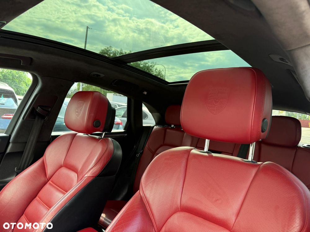 Porsche Macan Turbo PDK - 30