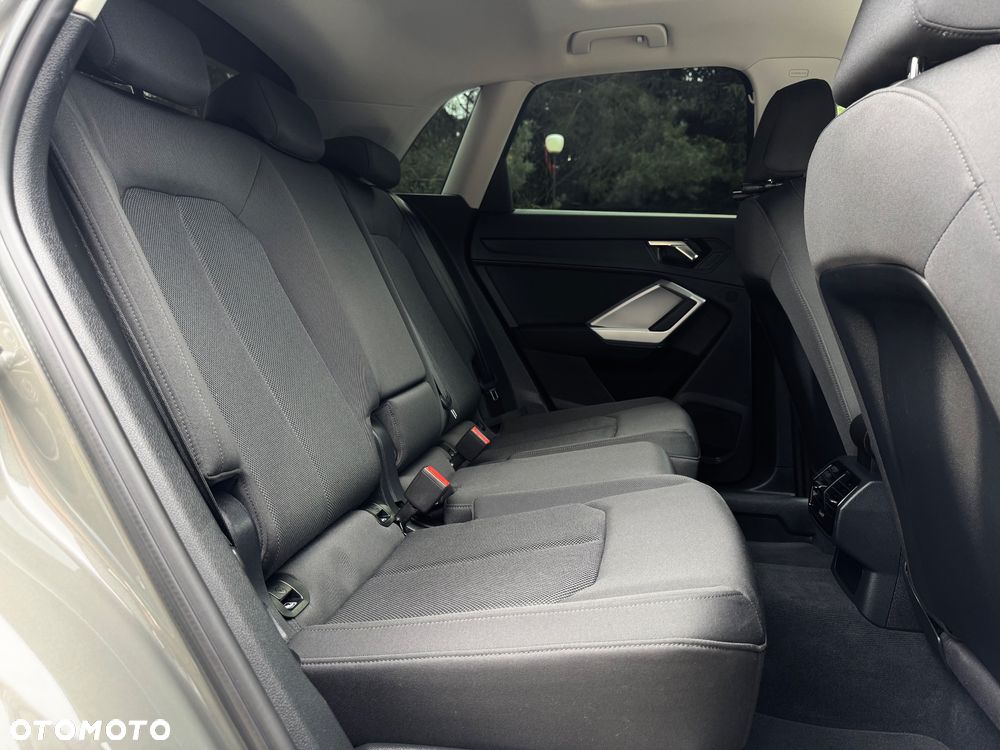 Audi Q3 35 TFSI S tronic - 33