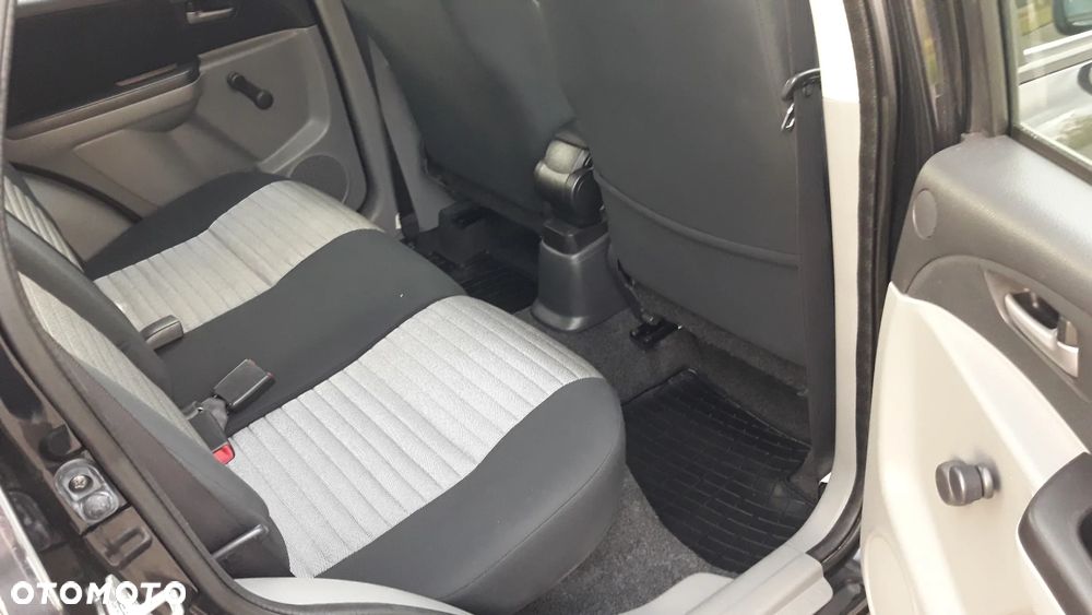 Suzuki SX4 - 12