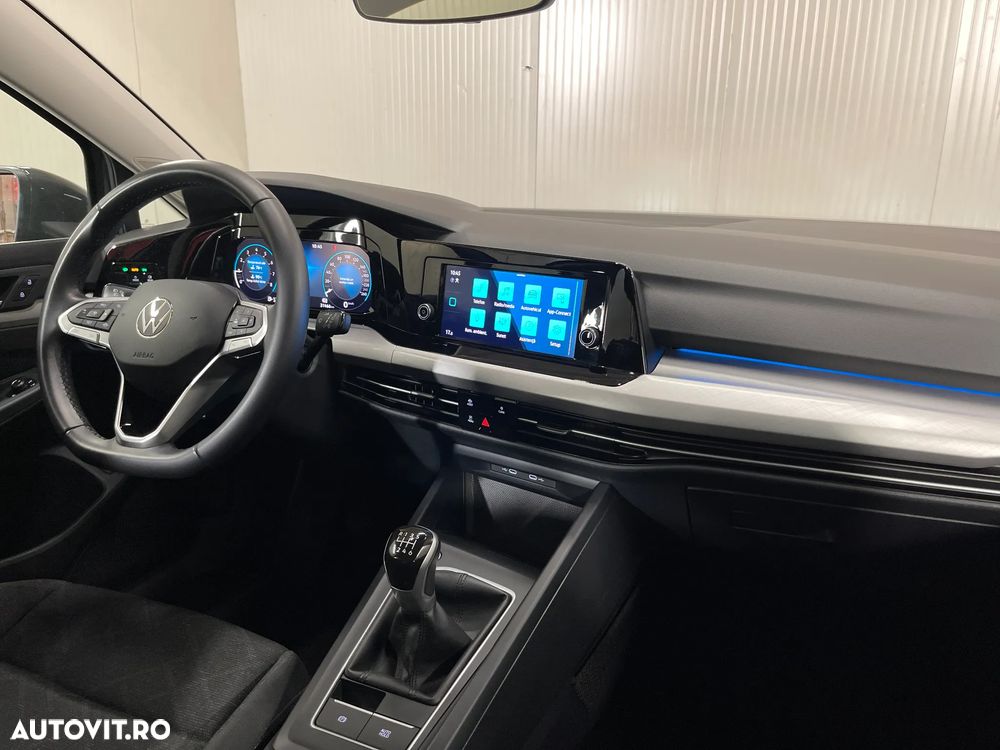 Volkswagen Golf - 10