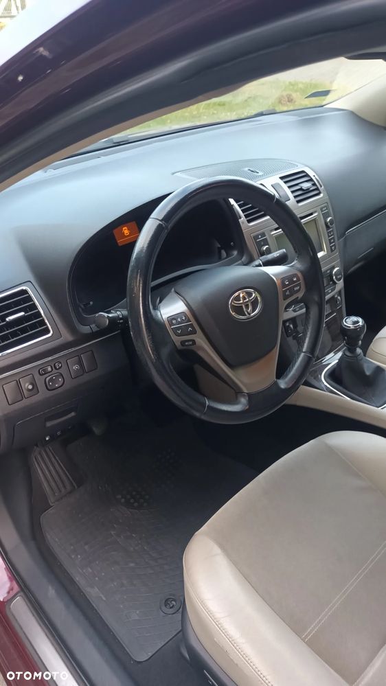 Toyota Avensis 1.8 Premium - 9