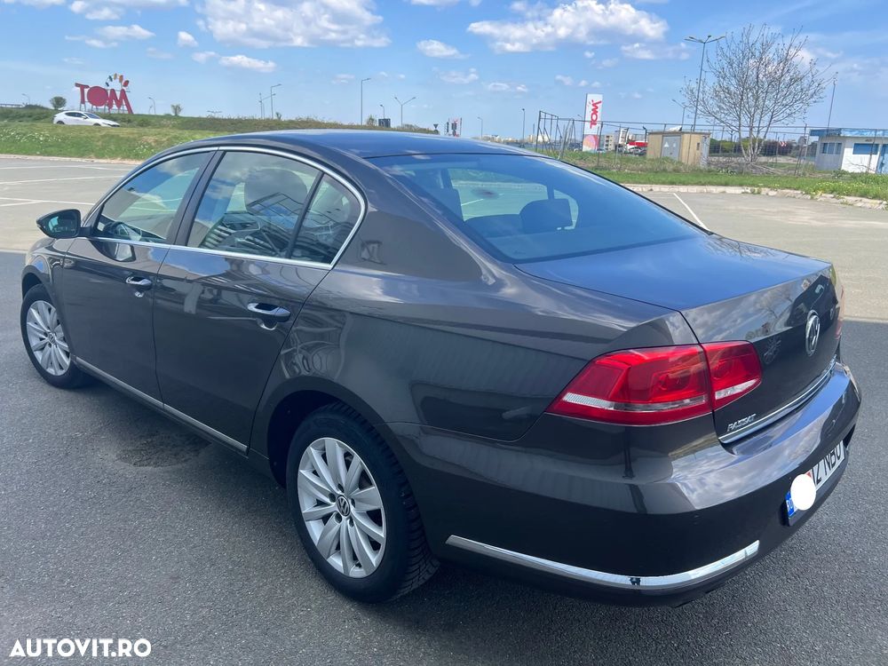 Volkswagen Passat 2.0 TDI BlueMotion Technology Comfortline - 12