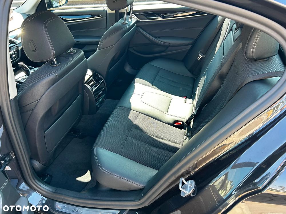 BMW Seria 5 530e iPerformance Luxury Line - 35