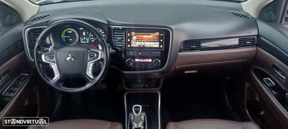 Mitsubishi Outlander - 5