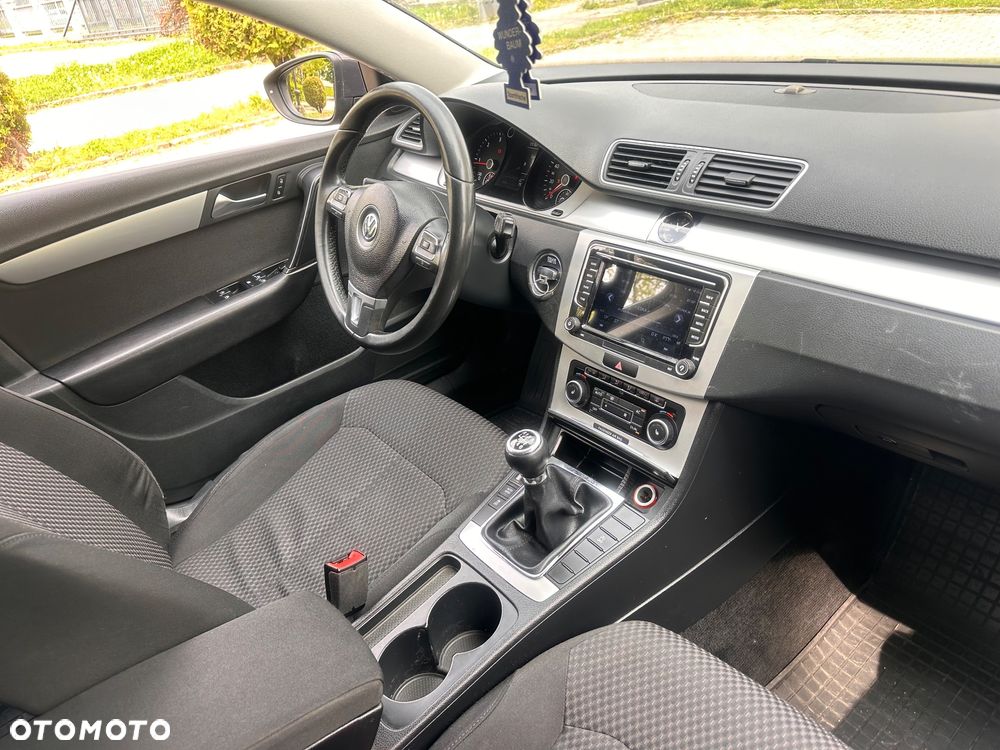 Volkswagen Passat 2.0 Blue TDI SCR Comfortline - 5
