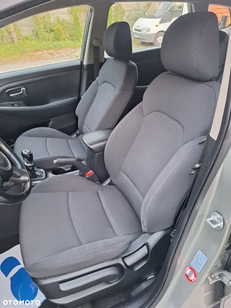 Kia Carens 1.6 GDI XL 7os EU6 - 11