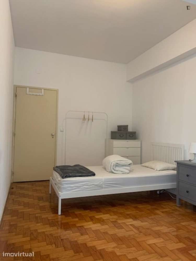 Quarto - localizado em Olivais Lisbon - Grande imagem: 2/6