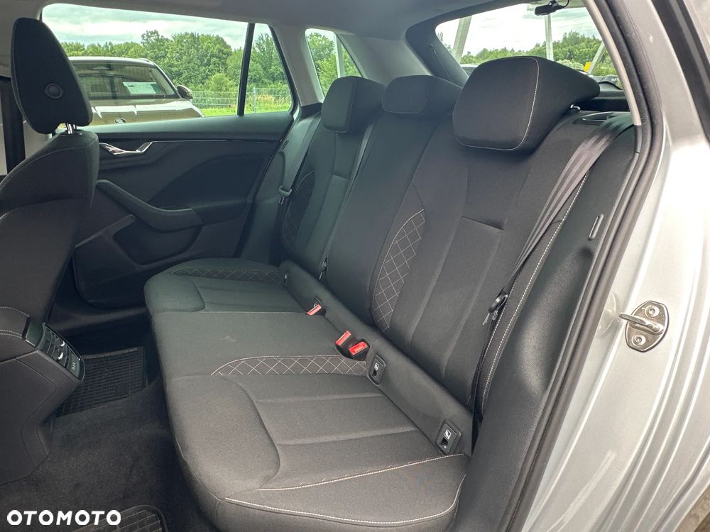 Skoda Kamiq 1.5 TSI DSG Style - 25