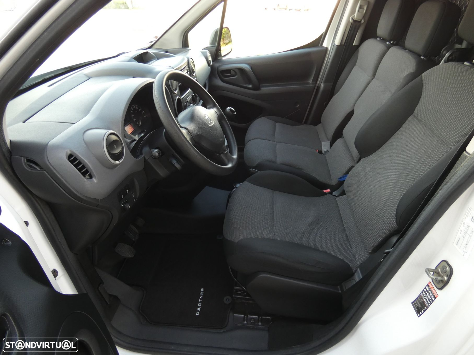Peugeot Partner 1.6 BlueHDi L1 Premium 3L - 16