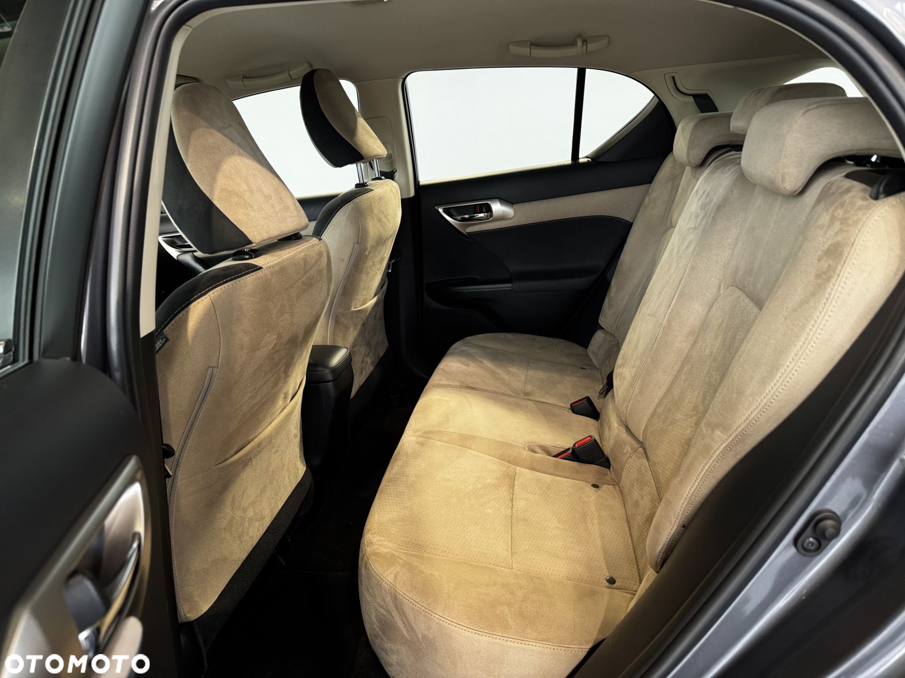 Lexus CT - 13