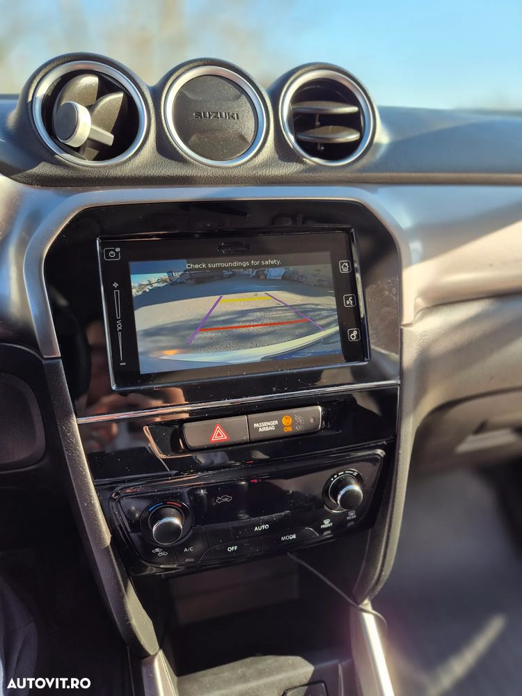 Suzuki Vitara 1.0 Passion - 9