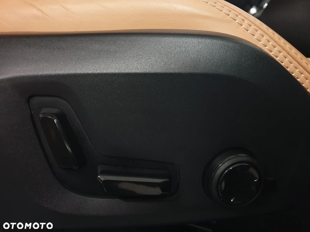 Volvo XC 90 B5 D AWD R-Design 7os - 33