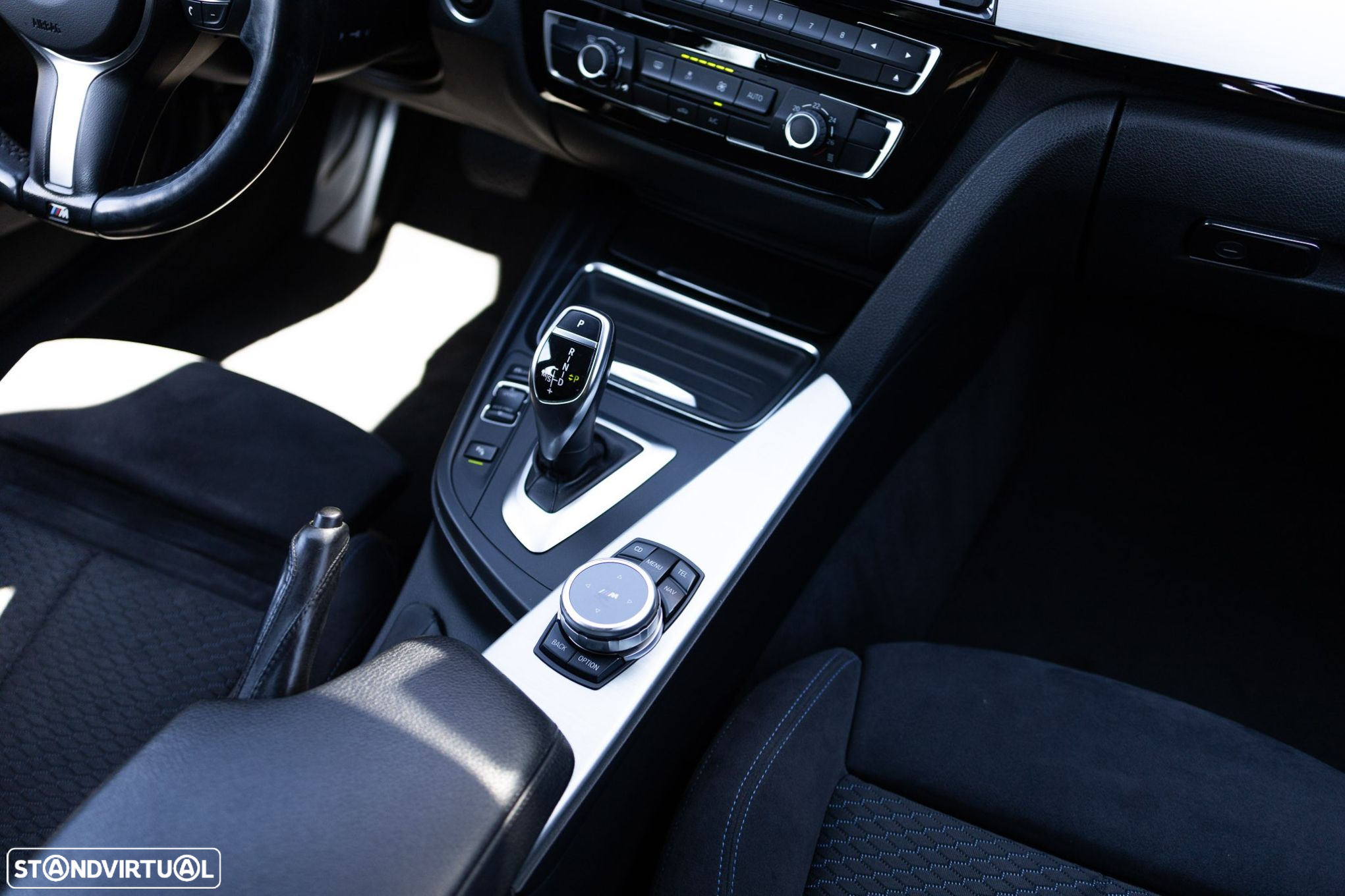 BMW 330 d Touring xDrive Pack M - 36