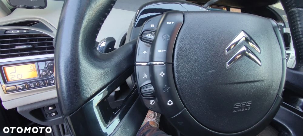 Citroën C4 Picasso 2.0 HDi FAP Exclusive - 24