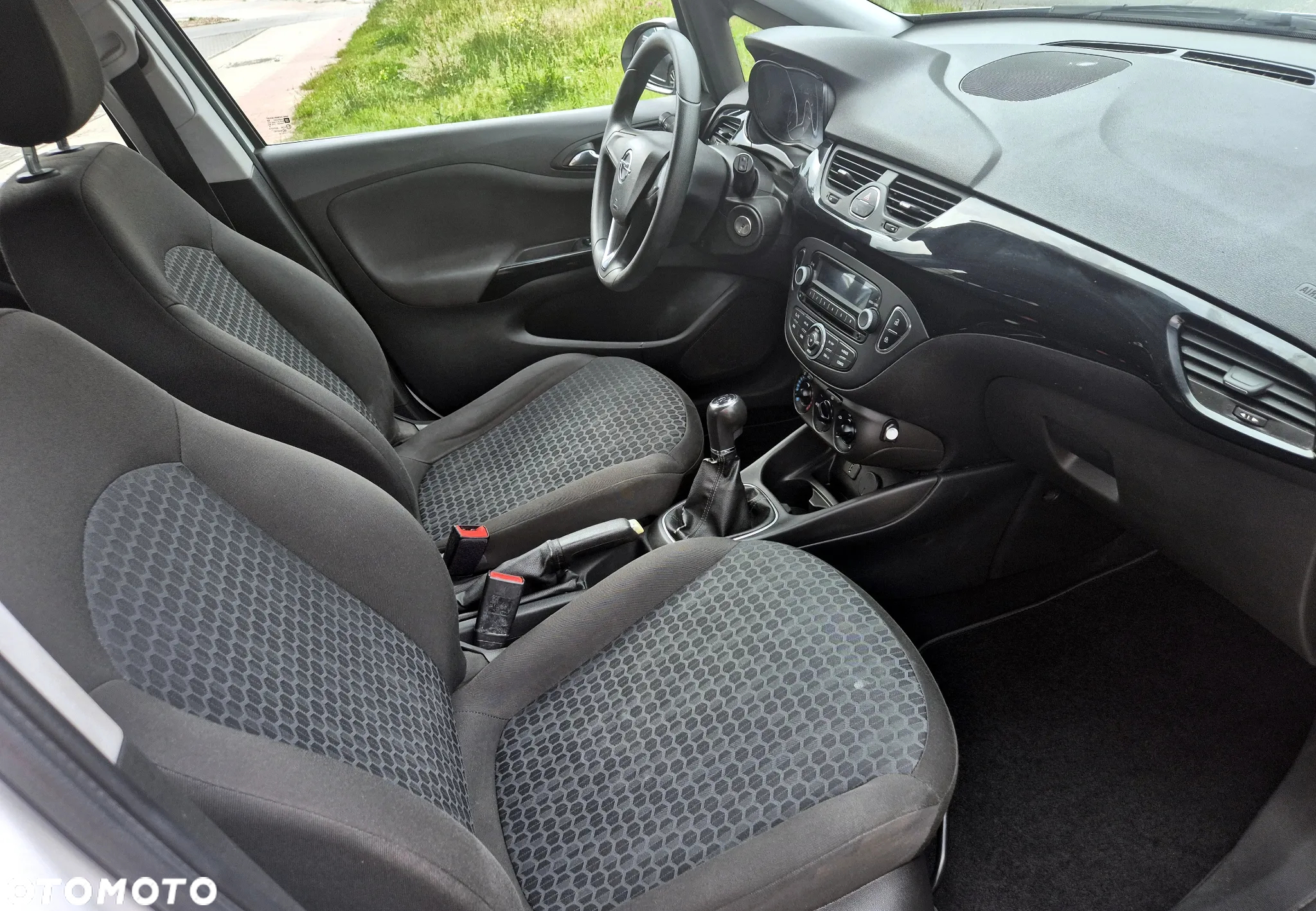 Opel Corsa 1.2 16V Essentia - 8